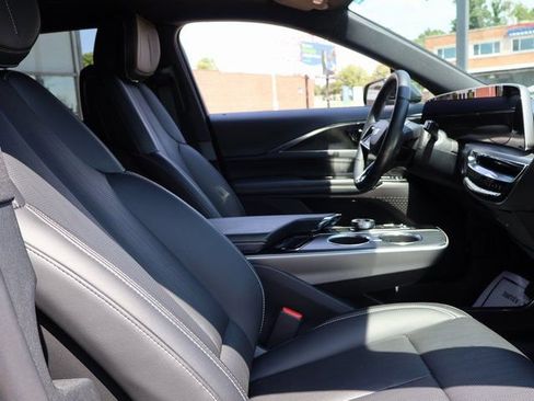 Certified 2024 Cadillac Lyriq Luxury RWD image 8