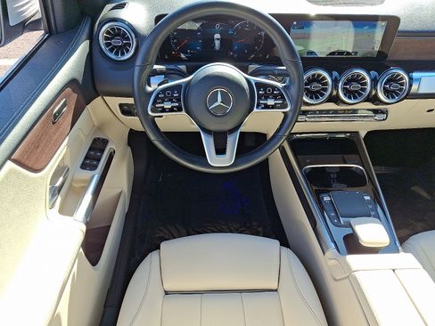 Certified 2022 Mercedes-Benz GLB 250 4MATIC image 11