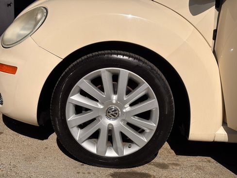 Used 2008 Volkswagen Beetle SE image 31