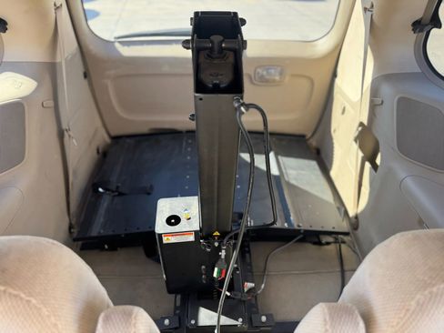 Used 2007 Kia Sedona EX image 30