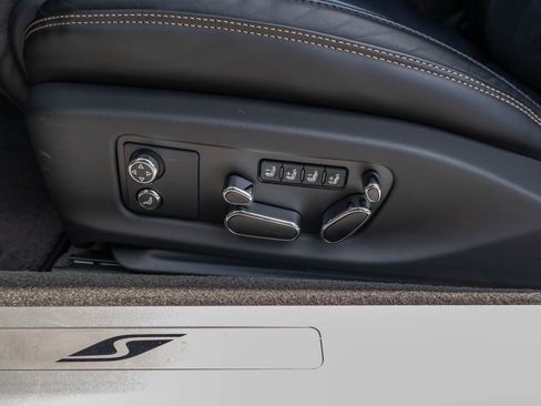 Used 2023 Bentley Continental GT V8 image 19