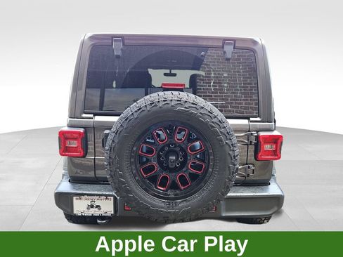 Used 2022 Jeep Wrangler Unlimited Sahara AWD/4WD image 5