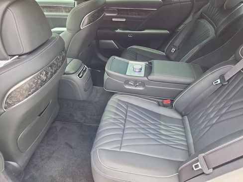Used 2025 Genesis G90 3.5T AWD/4WD image 12