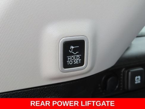 Used 2023 Jeep Grand Cherokee Limited AWD/4WD image 34