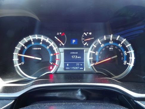 Used 2014 Toyota 4Runner SR5 AWD/4WD image 14