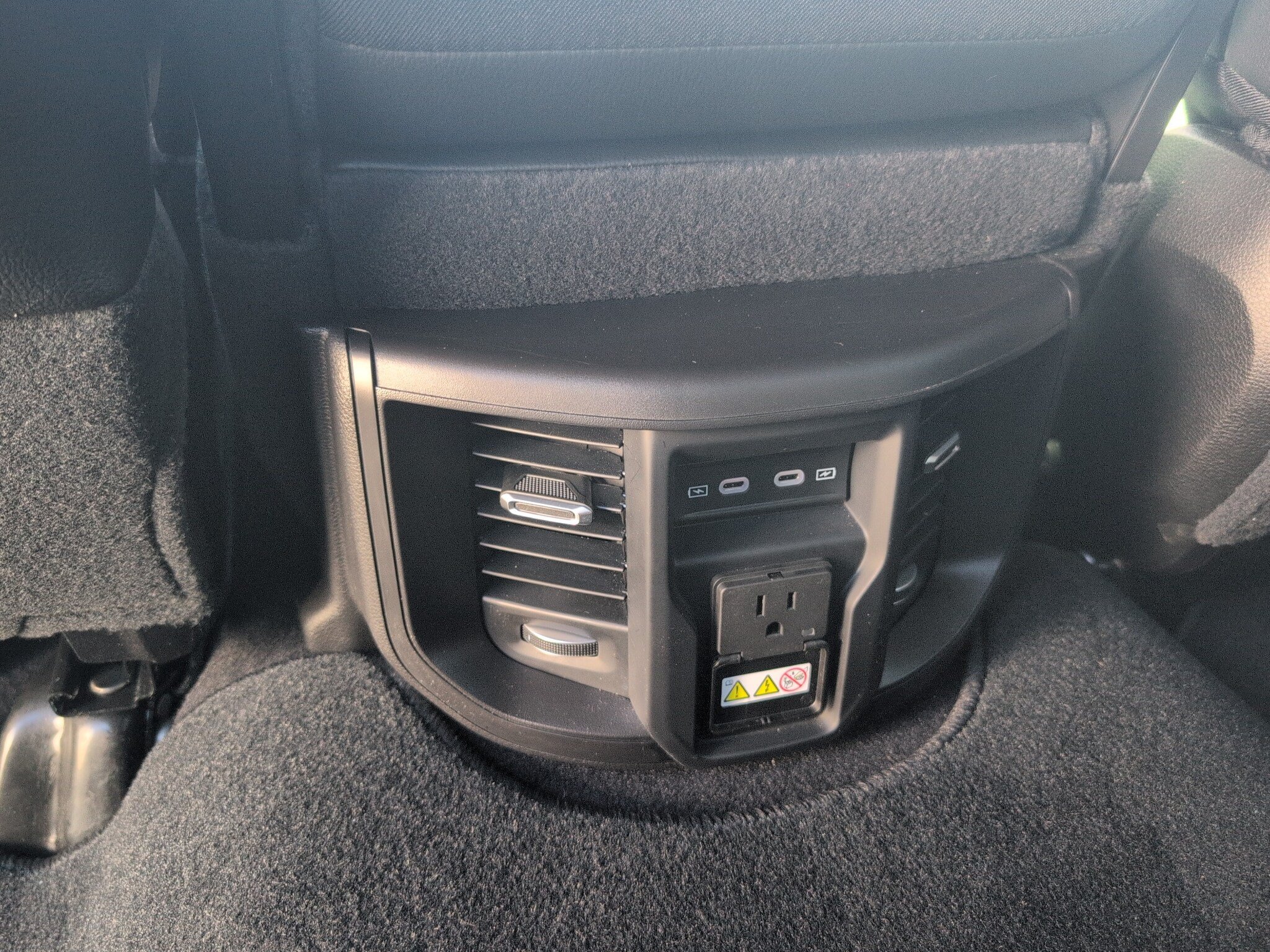 Used 2026 RAM 2500 Laramie AWD/4WD image 32