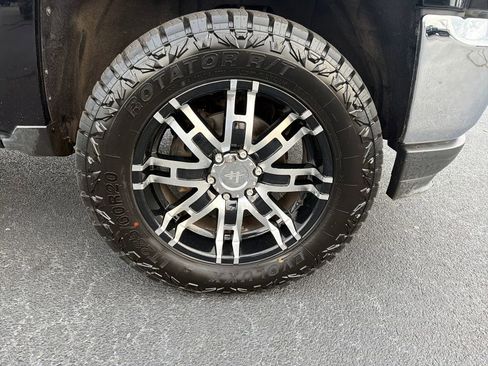 Used 2017 Chevrolet Silverado 1500 LT w/ Texas Edition image 30