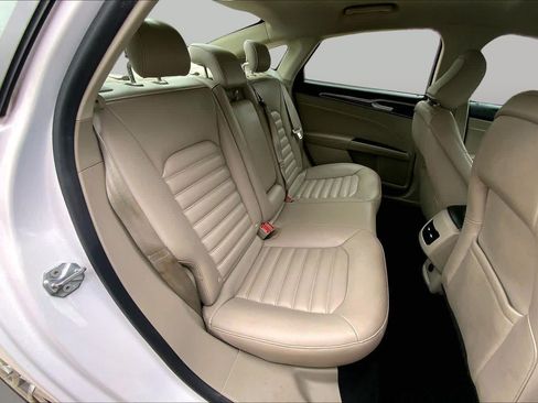 Used 2020 Ford Fusion SEL FWD image 20