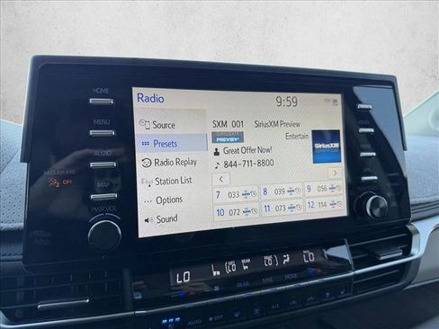 Used 2022 Toyota Sienna Limited image 20