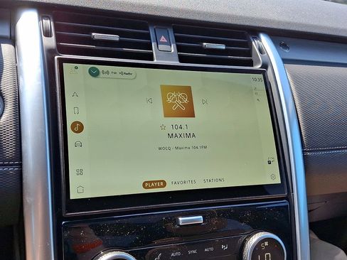 Certified 2025 Land Rover Discovery Dynamic SE image 22