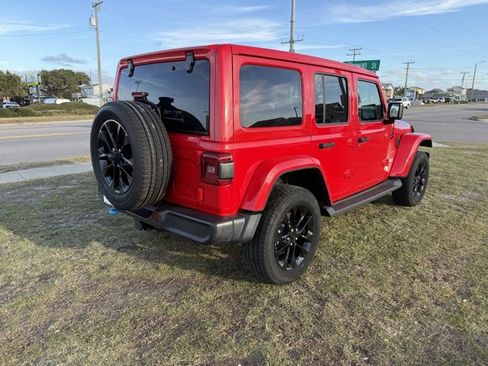 Used 2023 Jeep Wrangler Unlimited Sahara w/ Cold Weather Group image 7