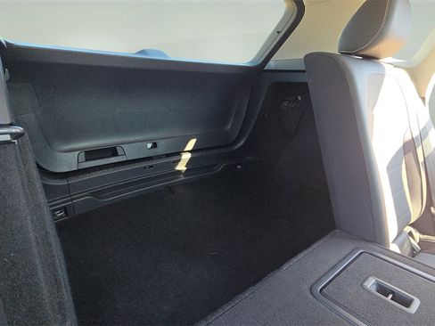 Used 2024 Volkswagen Taos SE image 16