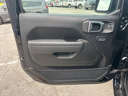 New 2025 Jeep Gladiator Sport image 54