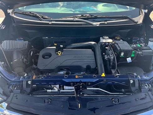 Used 2023 Chevrolet Equinox LS FWD image 11