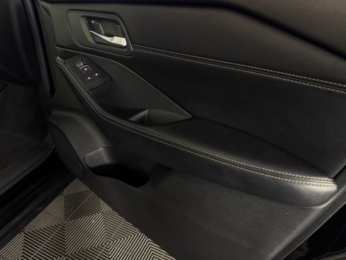 Used 2024 Nissan Rogue SL w/ SL Premium Package image 35