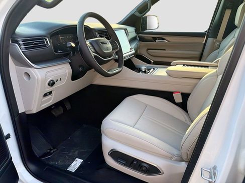New 2026 Jeep Grand Wagoneer Limited AWD/4WD image 27