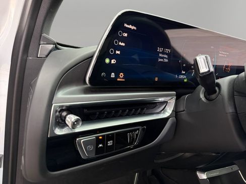 Used 2024 Cadillac Lyriq Tech RWD image 17