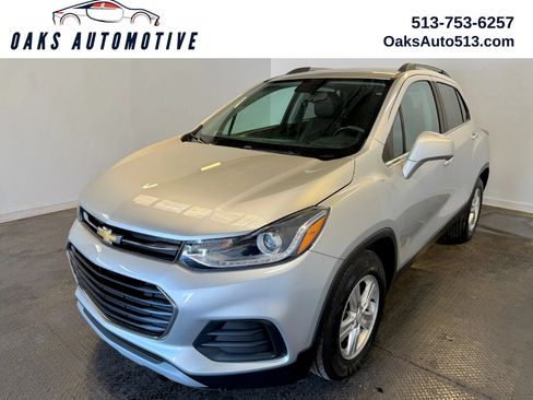 Used 2019 Chevrolet Trax LT w/ LT Convenience Package FWD image 1