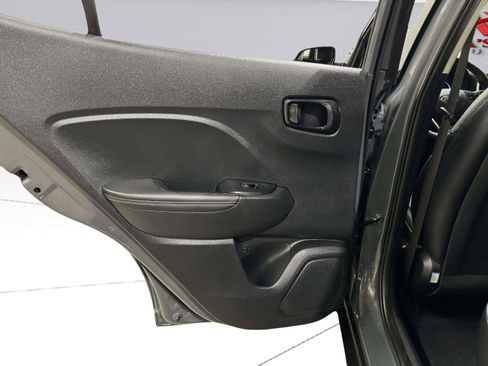Used 2024 Hyundai Venue Limited FWD image 27