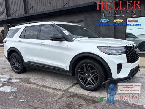 Used 2025 Ford Explorer ST-Line w/ Premium Package image 1