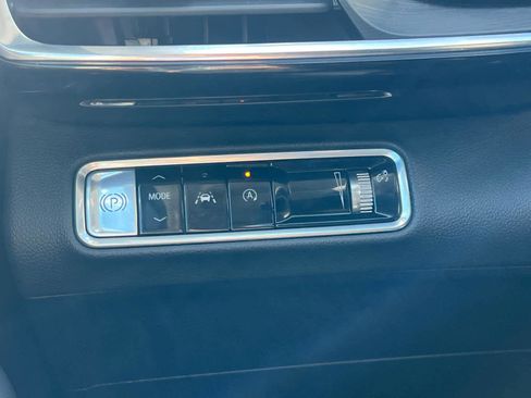 Certified 2025 Buick Envision Preferred image 22