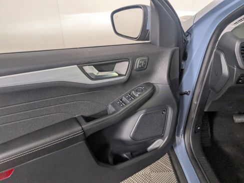 New 2025 Ford Escape SE w/ PHEV Premium Package image 12