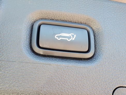 Used 2023 Hyundai Santa Fe SEL FWD image 9