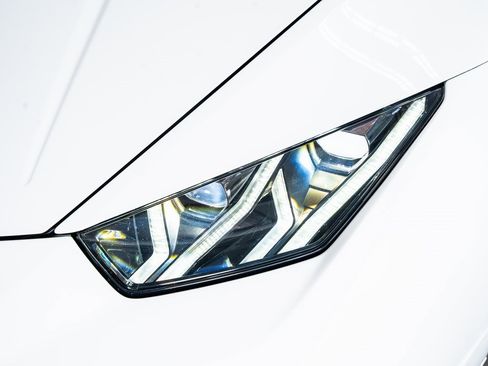 Used 2018 Lamborghini Huracan Performante image 13