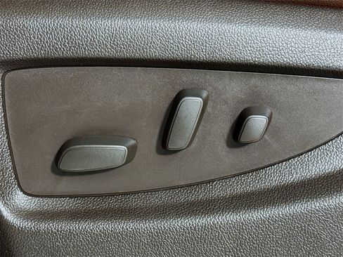 Used 2015 Chevrolet Silverado 3500 High Country image 17