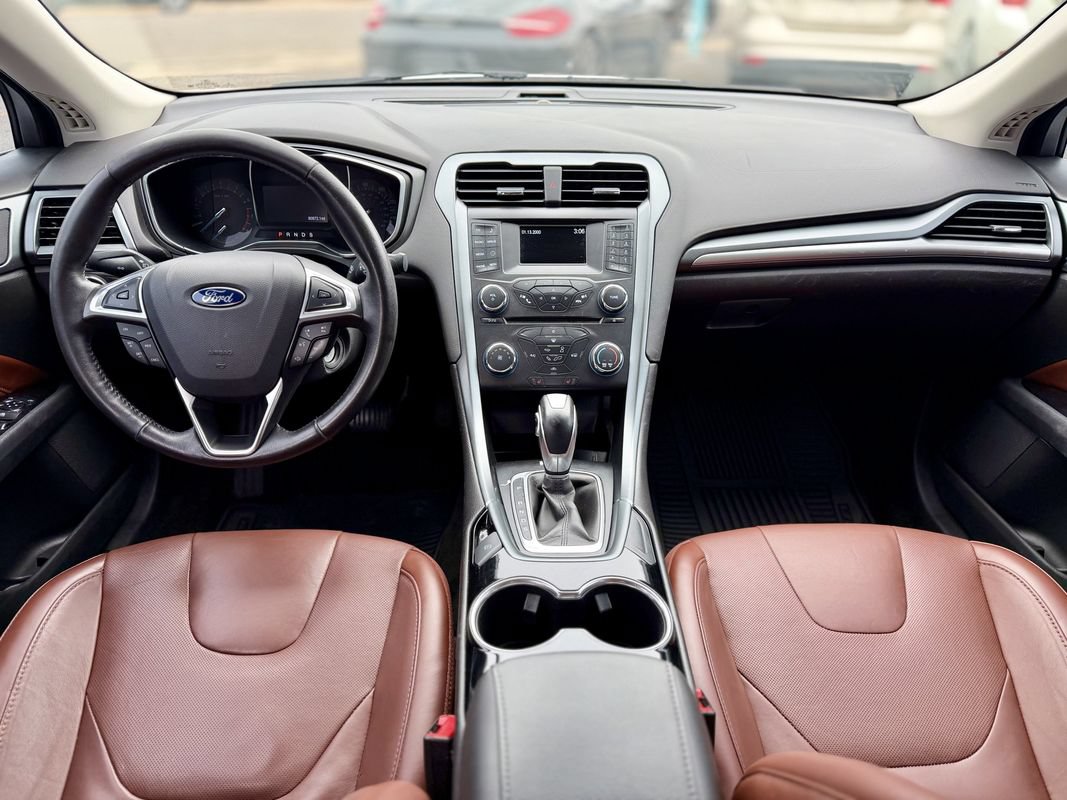 Used 2015 Ford Fusion SE w/ Equipment Group 202A FWD image 15
