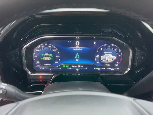 Used 2023 Chevrolet Silverado 1500 RST image 15