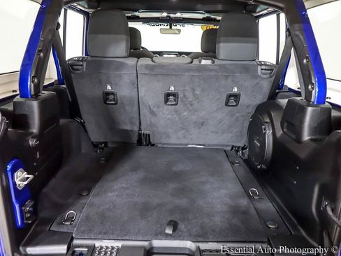 Used 2020 Jeep Wrangler Unlimited Sahara w/ Uconnect 4C Nav & Sound Group AWD/4WD image 26