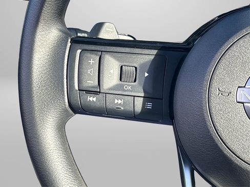 Used 2022 Nissan Rogue SV image 31