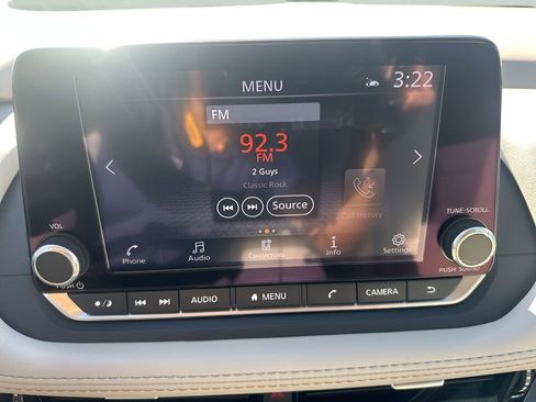 Used 2023 Nissan Rogue SL image 19