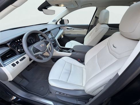 Used 2024 Cadillac XT5 Premium Luxury w/ Technology Package AWD/4WD image 12