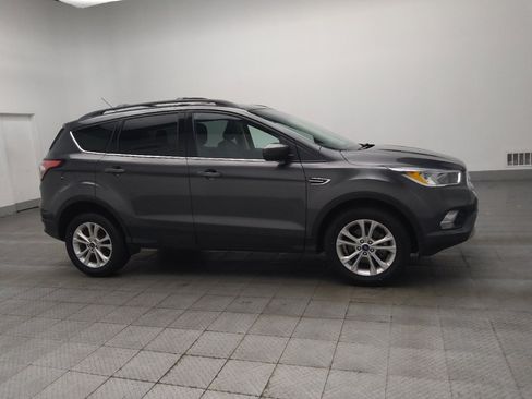 Used 2018 Ford Escape SE FWD image 11