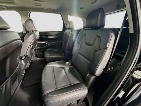 Used 2025 Kia Telluride S FWD image 25