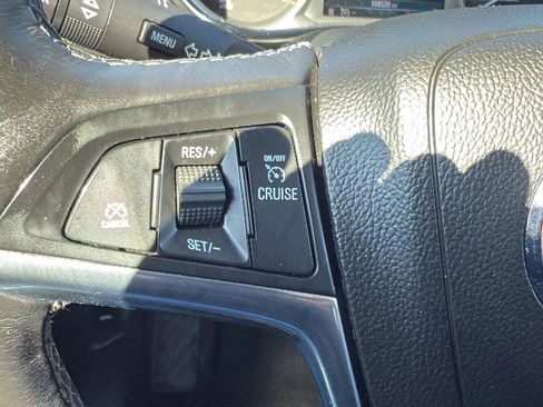 Used 2018 Buick Encore Essence image 12