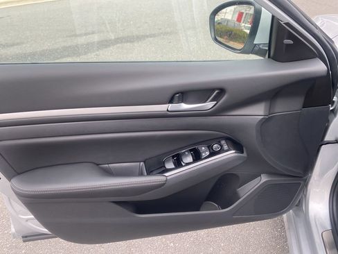 New 2025 Nissan Altima 2.5 SL image 10