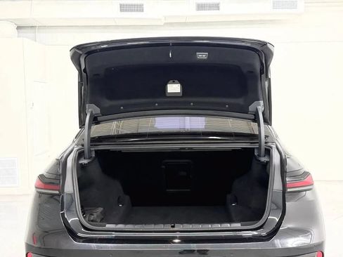 Used 2023 BMW 740i w/ Parking Assistance Package RWD image 39