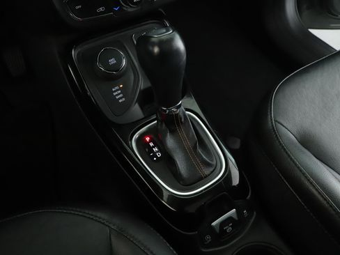 Used 2020 Jeep Compass Limited image 16