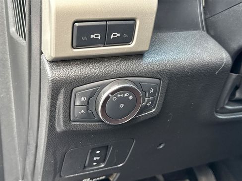 Used 2019 Ford F250 Lariat w/ Lariat Value Package AWD/4WD image 27