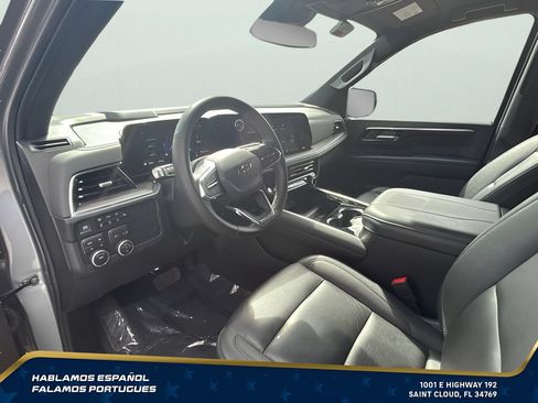 Certified 2025 Chevrolet Suburban Z71 AWD/4WD image 14