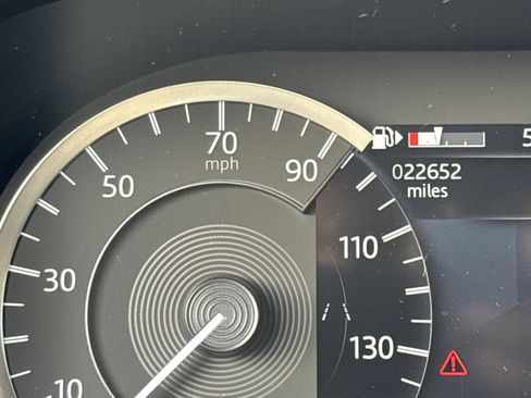 Used 2023 Land Rover Discovery S R-Dynamic image 23