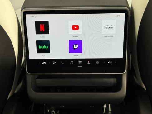 Used 2025 Tesla Model 3 Long Range image 35