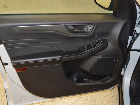 Used 2025 Ford Escape Active AWD/4WD image 14