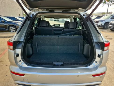 Used 2023 Mitsubishi Outlander SE FWD image 14