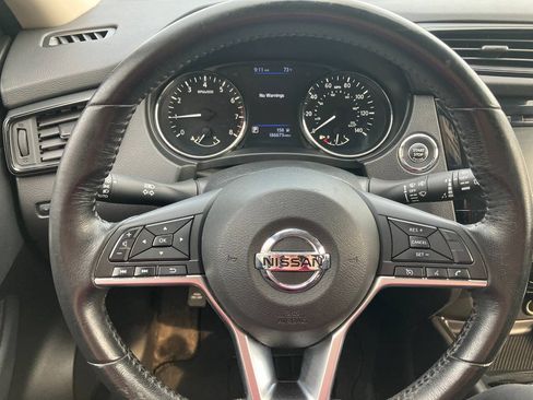 Used 2020 Nissan Rogue SV FWD image 18