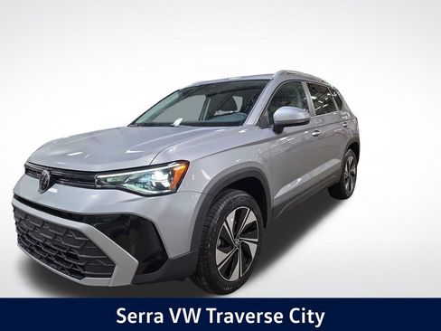 New 2026 Volkswagen Taos SE AWD/4WD image 1