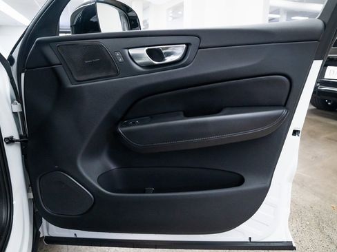 Used 2024 Volvo XC60 T8 Plus image 24